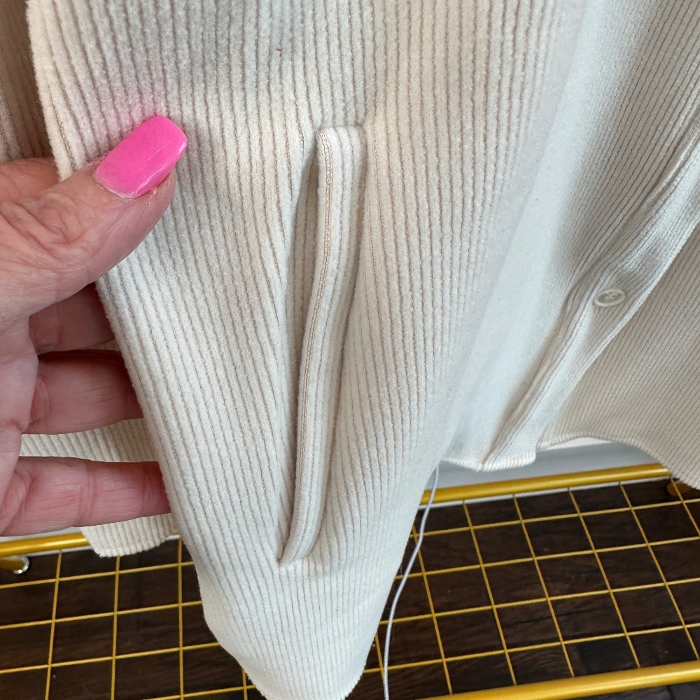 ALLIE ROSE WOMENS LONG SLEEVE CORDUROY SOFT SHACKET WITH FRINGE CREAM SZ M, - Picture 4 of 10